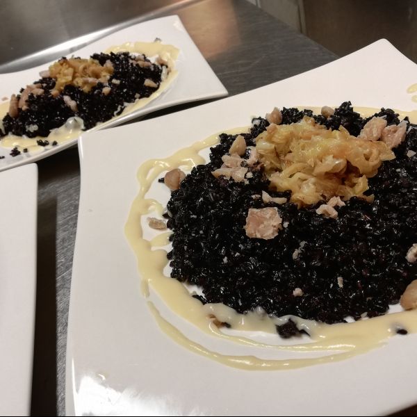 Riso Violet integrale con castagne verza stufata e fonduta di taleggio 