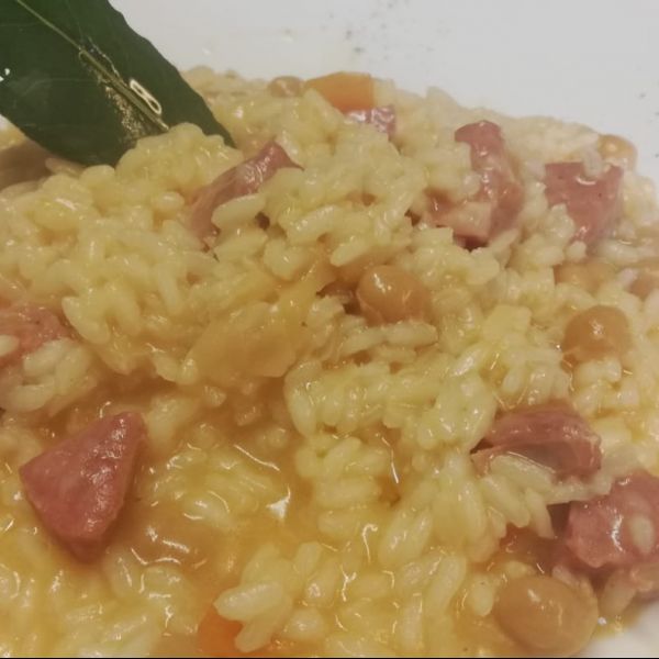 Risotto con ceci in umido e salame d'la duja 